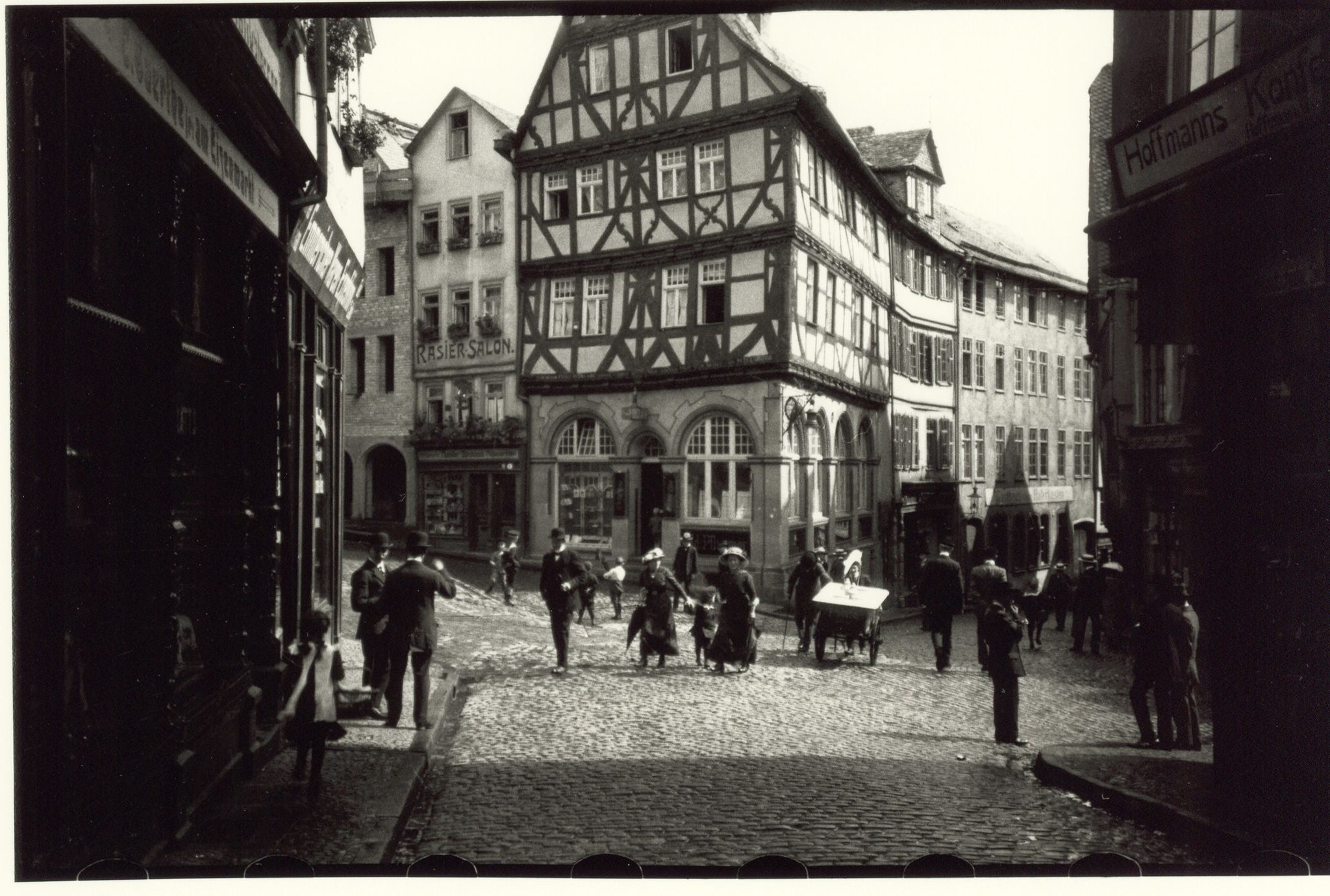 First picture from Oskar Barnack with the Ur-Leica 1914, Eisenmarkt, Wetzlar, Germany